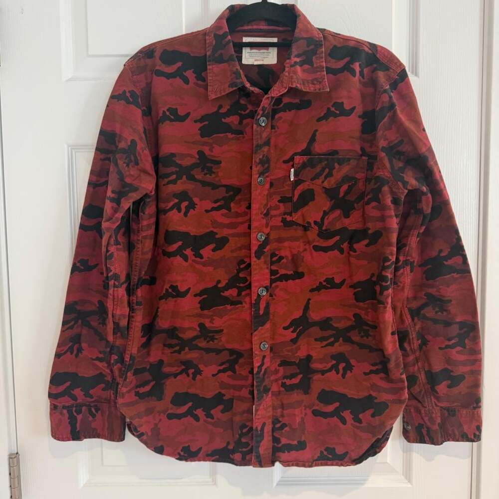 Levi's Men's Burgundy and Black Shirt